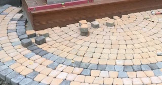 Укладка плитки на крыльцо в Прохладном по цене от 867 руб. за м² | ТротуарнаяПлитка